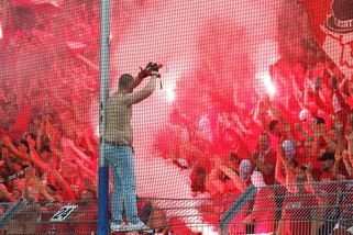 Děsivé řádění fanoušků v Mannheimu. Zasahovat musela i jízdní policie, na místě byli i zranění - Sport.cz